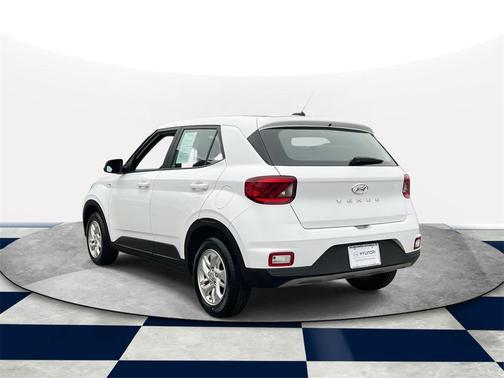 2023 Hyundai VENUE SE