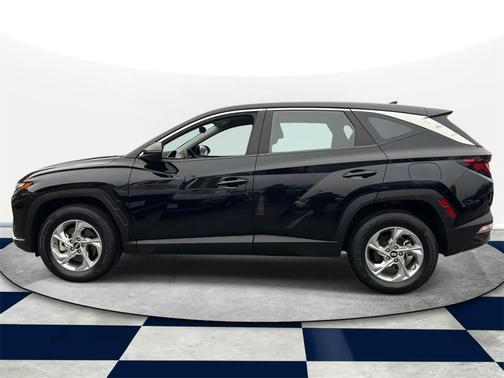 2022 Hyundai TUCSON SE