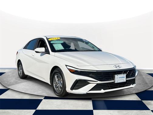 2024 Hyundai ELANTRA SE