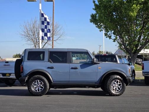 AZURE GRAY MET TRI-COAT 2025 Ford Bronco BADLANDS