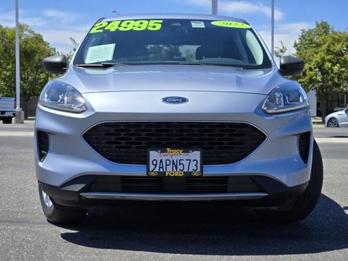 ICED BLUE SILVER METALLIC 2022 Ford Escape SE