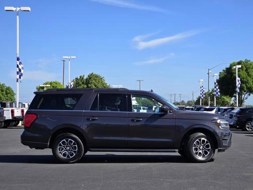 DARK MATTER PC 2024 Ford Expedition XLT