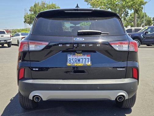 AGATE BLACK METALLIC 2020 Ford Escape SE SPORT
