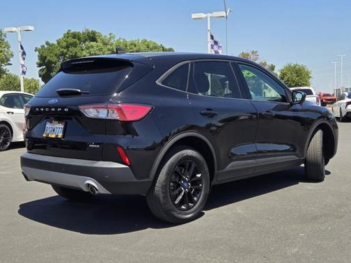AGATE BLACK METALLIC 2020 Ford Escape SE SPORT