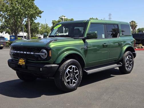 ERUPTION GREEN METALLIC 2025 Ford Bronco OUTER BANKS
