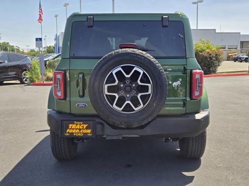 ERUPTION GREEN METALLIC 2025 Ford Bronco OUTER BANKS