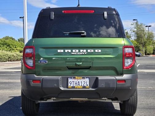 ERUPTION GREEN METALLIC 2025 Ford Bronco Sport OUTER BANKS
