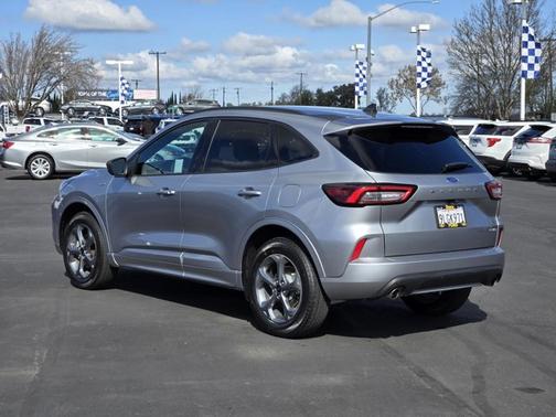 ICONIC SILVER METALLIC 2024 Ford Escape ST-LINE