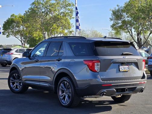 CARBONIZED GRAY METALLIC 2023 Ford Explorer XLT