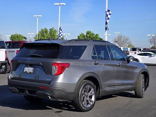 CARBONIZED GRAY METALLIC 2023 Ford Explorer XLT