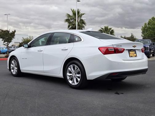 Summit White 2024 Chevrolet Malibu LT W/1LT