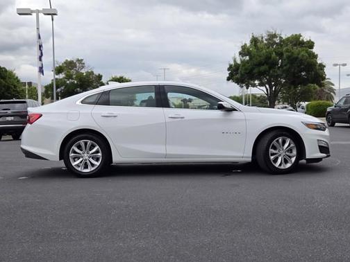 Summit White 2024 Chevrolet Malibu LT W/1LT