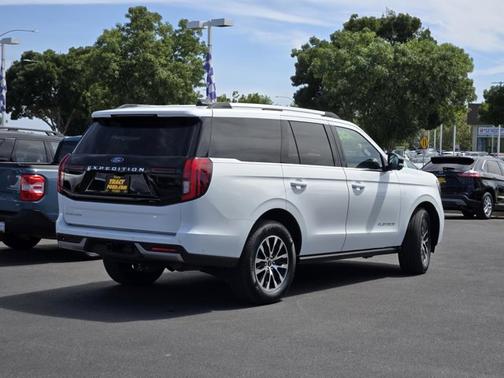 STAR WHITE MET TRI-COAT 2025 Ford Expedition PLATINUM