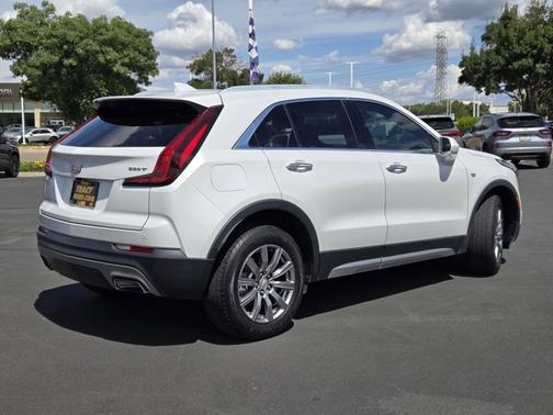 Crystal White Tricoat 2020 Cadillac XT4 PREMIUM LUXURY