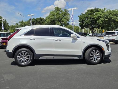 Crystal White Tricoat 2020 Cadillac XT4 PREMIUM LUXURY