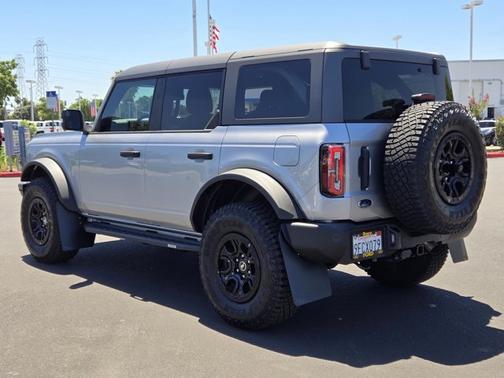 ICONIC SILVER METALLIC 2023 Ford Bronco