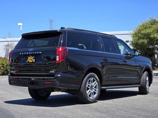 AGATE BLACK METALLIC 2025 Ford Expedition ACTIVE