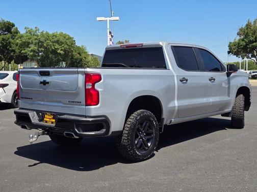 Silver Ice Metallic 2021 Chevrolet Silverado 1500 CUSTOM TRAIL BOSS