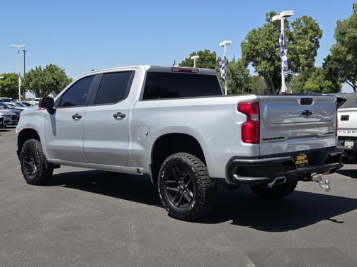 Silver Ice Metallic 2021 Chevrolet Silverado 1500 CUSTOM TRAIL BOSS