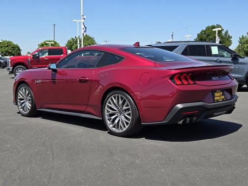 MOLTEN MAGENTA METALLIC TC 2025 Ford Mustang