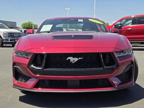MOLTEN MAGENTA METALLIC TC 2025 Ford Mustang