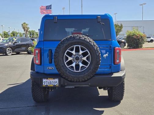 VELOCITY BLUE METALLIC 2025 Ford Bronco BADLANDS