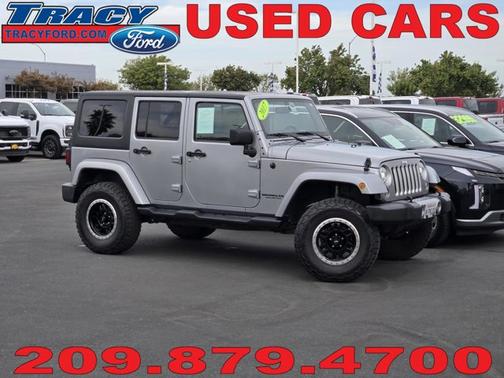 2017 Jeep Wrangler Unlimited SAHARA