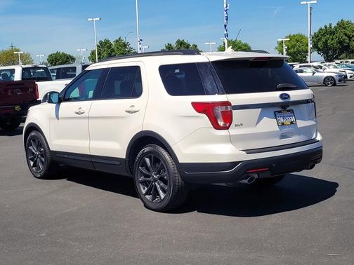 WHITE PLATINUM MET TRI-COAT 2018 Ford Explorer XLT