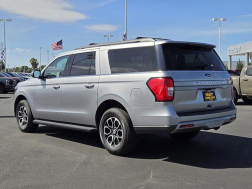 ICONIC SILVER METALLIC 2024 Ford Expedition XLT
