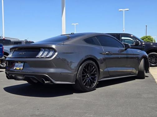MAGNETIC METALLIC 2017 Ford Mustang
