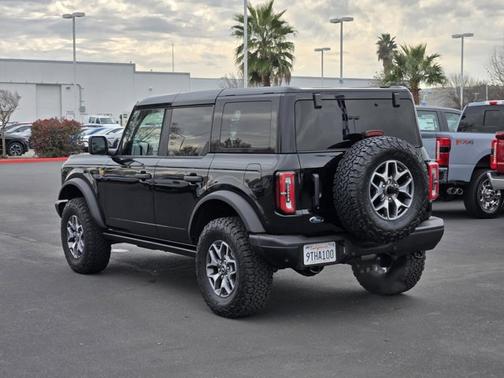 SHADOW BLACK 2025 Ford Bronco BADLANDS