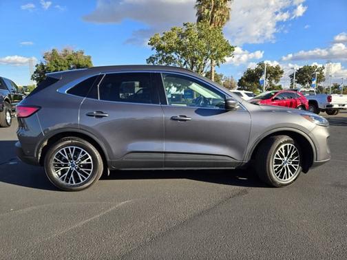 2021 Ford Escape TITANIUM