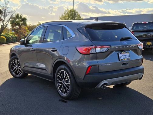2021 Ford Escape TITANIUM
