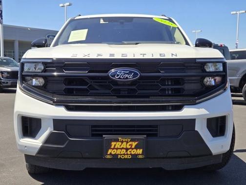 STAR WHITE MET TRI-COAT 2025 Ford Expedition ACTIVE