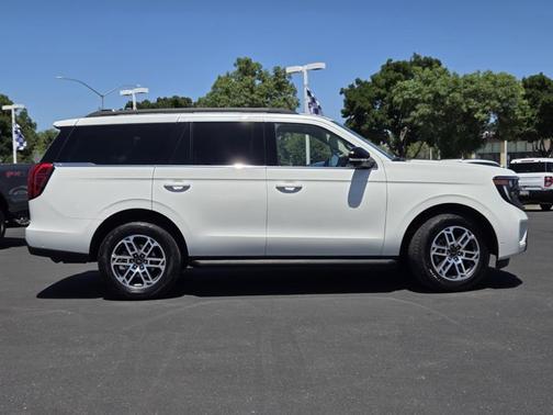 STAR WHITE MET TRI-COAT 2025 Ford Expedition ACTIVE