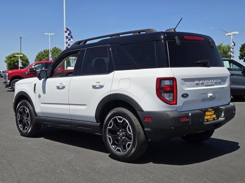 OXFORD WHITE 2025 Ford Bronco Sport OUTER BANKS