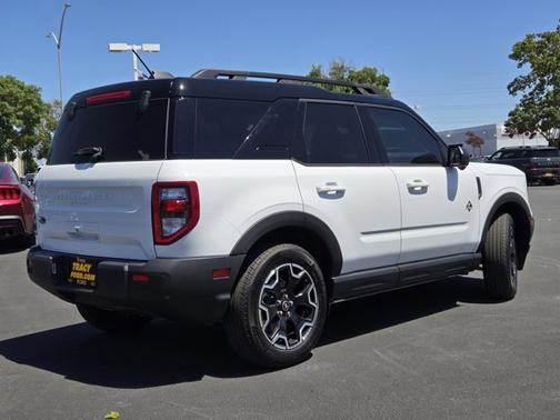 OXFORD WHITE 2025 Ford Bronco Sport OUTER BANKS