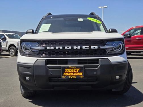 OXFORD WHITE 2025 Ford Bronco Sport OUTER BANKS