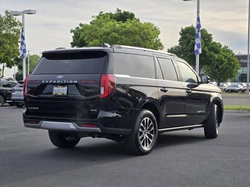AGATE BLACK METALLIC 2025 Ford Expedition PLATINUM