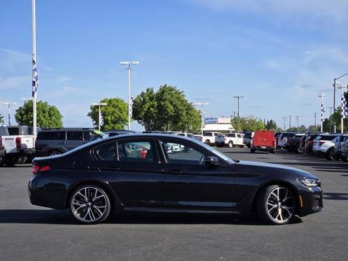 Black Sapphire Metallic 2021 BMW 540 540I