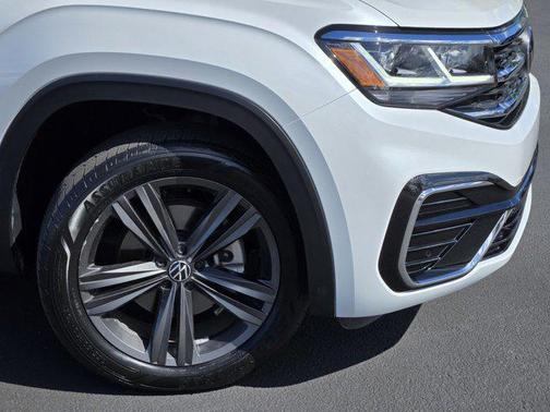 2022 Volkswagen Atlas Cross Sport 2.0T SEL R-LINE