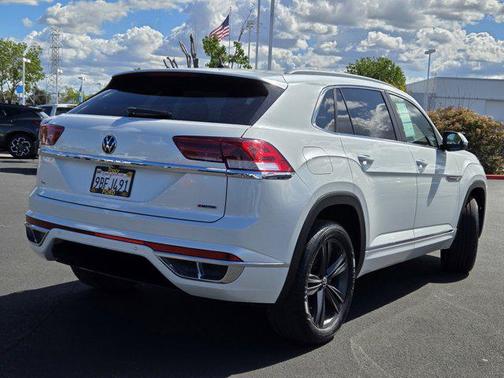 2022 Volkswagen Atlas Cross Sport 2.0T SEL R-LINE