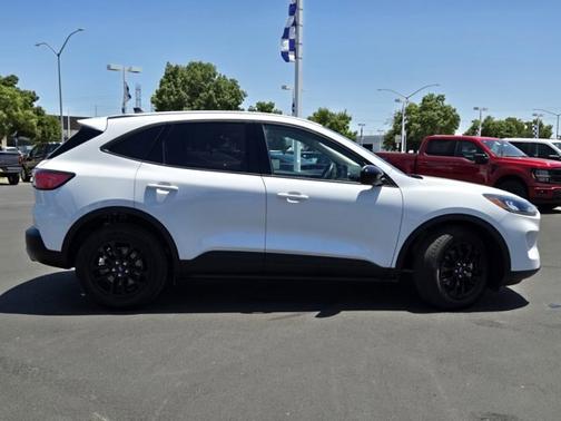 2020 Ford Escape SE SPORT