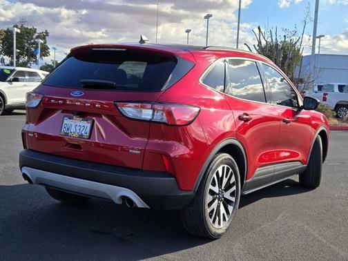 2020 Ford Escape SE SPORT