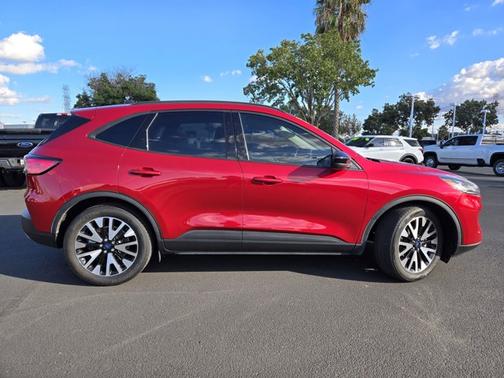 2020 Ford Escape SE SPORT