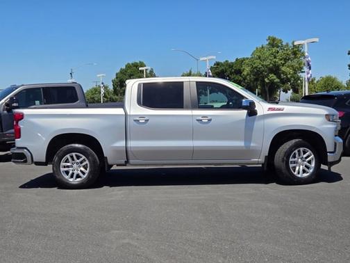 Silver Ice Metallic 2020 Chevrolet Silverado 1500 LT
