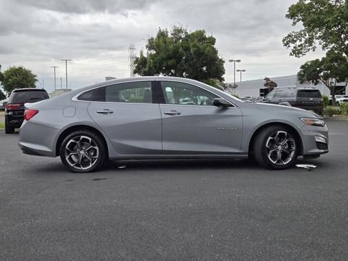 Sterling Gray Metallic 2023 Chevrolet Malibu LT W/1LT
