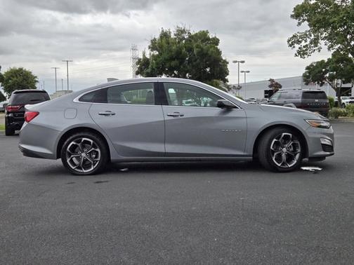 Sterling Gray Metallic 2023 Chevrolet Malibu LT W/1LT