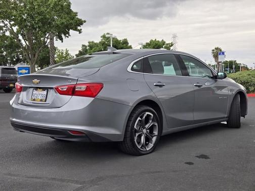 Sterling Gray Metallic 2023 Chevrolet Malibu LT W/1LT