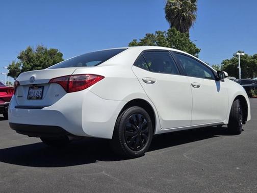 White 2018 Toyota Corolla